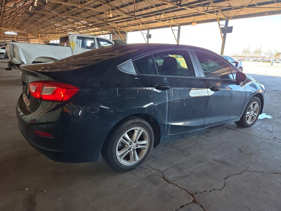 72761796 :رقم المزاد ، 1G1BC5SM2J7178944 vin ، 2018 Chevrolet Cruze مزاد بيع