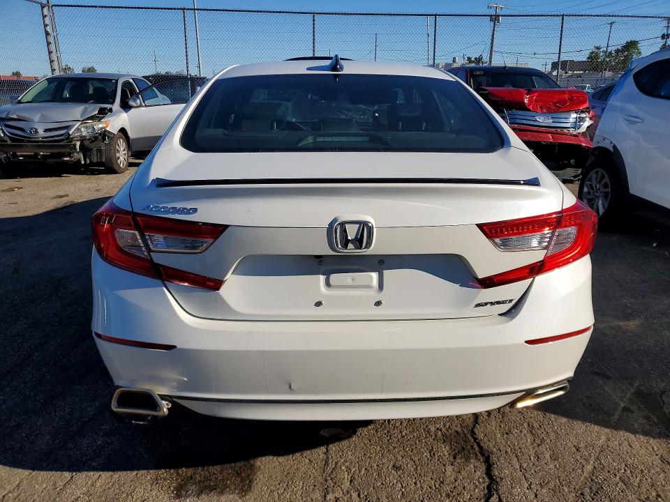 70980996 :رقم المزاد ، 1HGCV1F3XNA119327 vin ، 2022 Honda Accord مزاد بيع