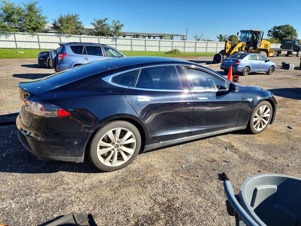 Продаж на аукціоні авто 2015 Tesla Model S, vin: 5YJSA1S2XFF082713, номер лоту: 71640806
