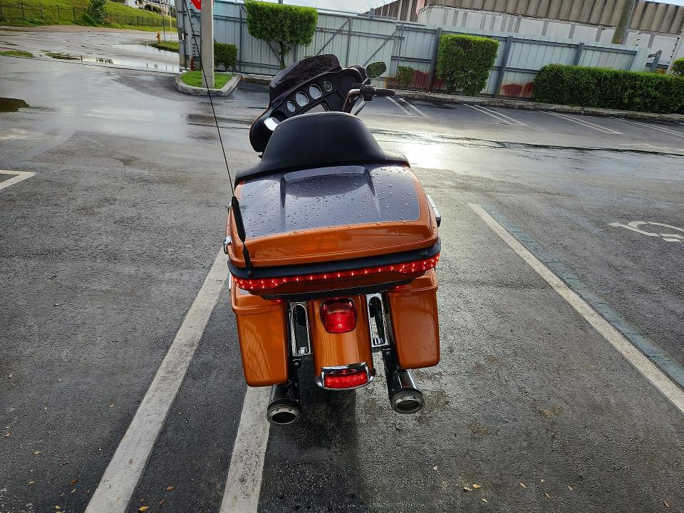 2015 Harley-davidson Flhtcu მანქანა იყიდება აუქციონზე, vin: 1HD1FCM14FB674218, აუქციონის ნომერი: 70669416