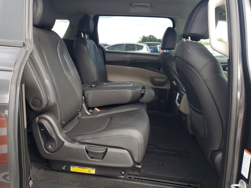 Auction sale of the 2027 Kia Carnival, vin: KNDNB5KA9V6193028, lot number: 71375376