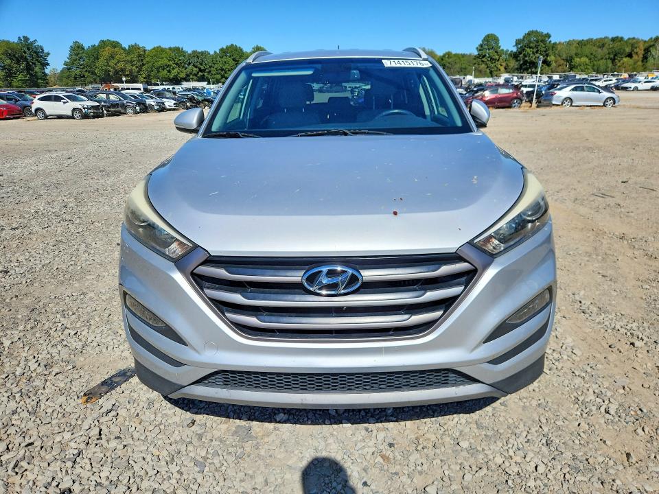 2016 Hyundai Tucson მანქანა იყიდება აუქციონზე, vin: KM8J33A21GU204012, აუქციონის ნომერი: 71415176