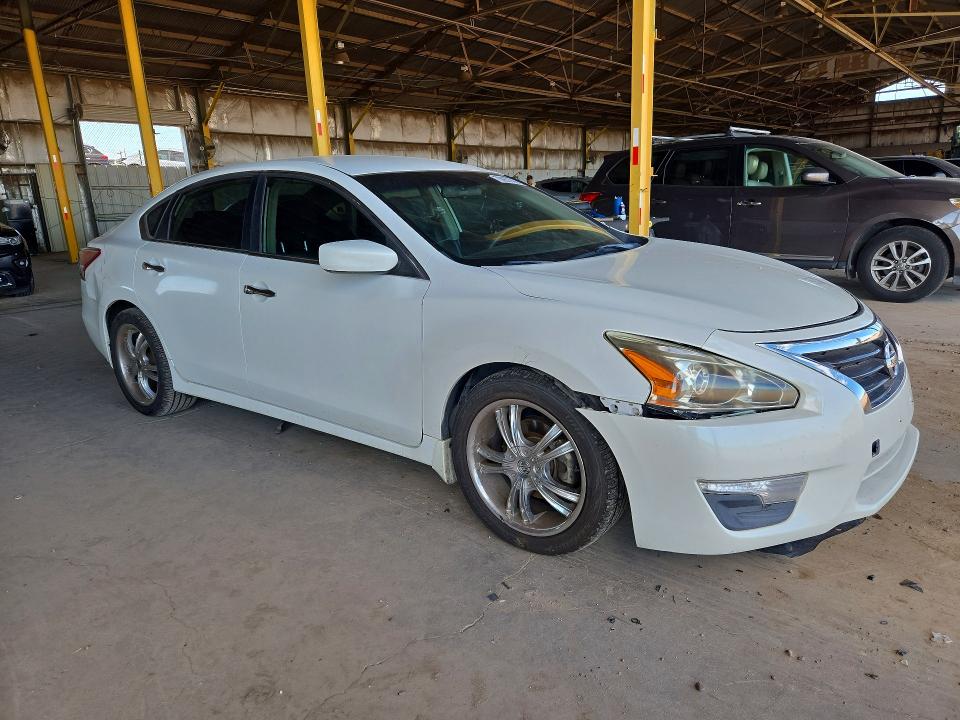 2013 Nissan Altima მანქანა იყიდება აუქციონზე, vin: 1N4AL3AP9DN527025, აუქციონის ნომერი: 70697796