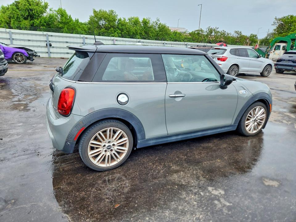 2020 Mini Cooper მანქანა იყიდება აუქციონზე, vin: WMWXR5C01L2L53821, აუქციონის ნომერი: 71065656