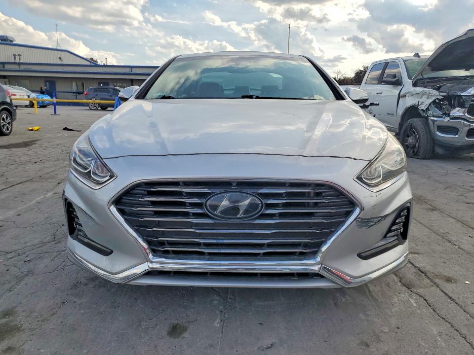 2018 Hyundai Sonata მანქანა იყიდება აუქციონზე, vin: 5NPE34AFXJH690755, აუქციონის ნომერი: 71231566