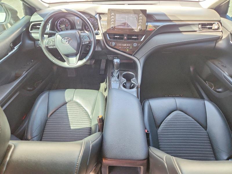 71373336 :رقم المزاد ، 4T1G11AK5NU022198 vin ، 2022 Toyota Camry مزاد بيع