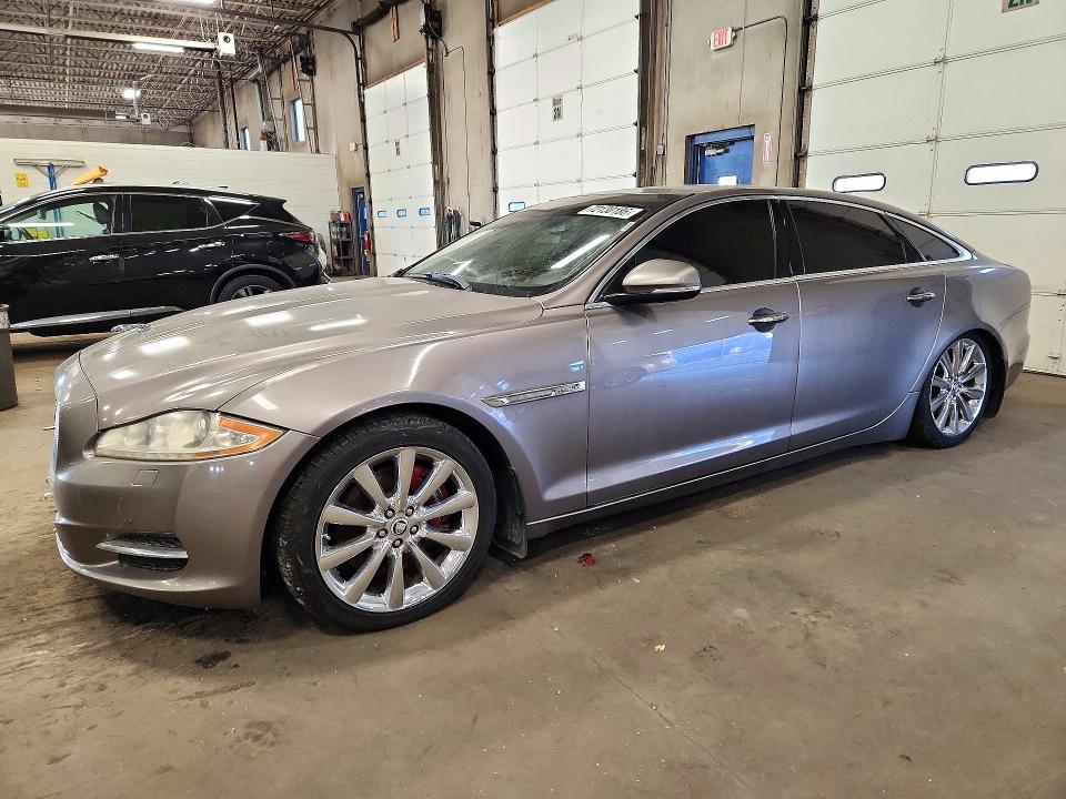 2011 Jaguar Xjl მანქანა იყიდება აუქციონზე, vin: SAJWA2GB4BLV06749, აუქციონის ნომერი: 72130186