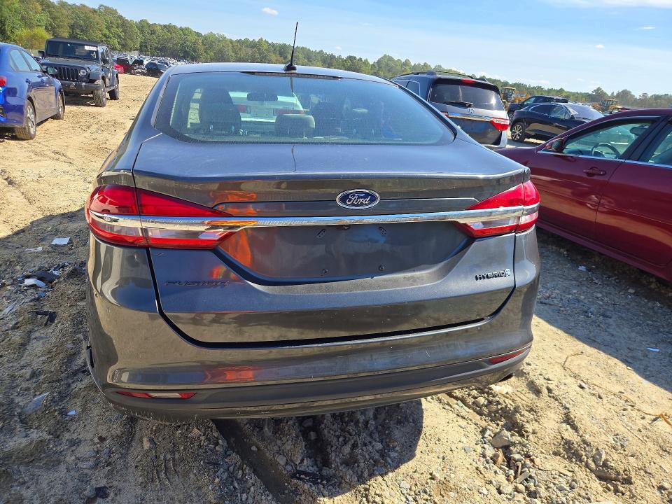 70473896 :رقم المزاد ، 3FA6P0UU6JR122243 vin ، 2018 Ford Fusion مزاد بيع