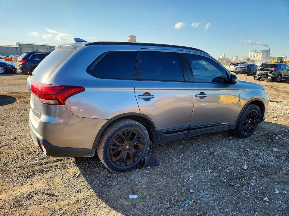 71661356 :رقم المزاد ، JA4AD3A32JZ018722 vin ، 2018 Mitsubishi Outlander مزاد بيع