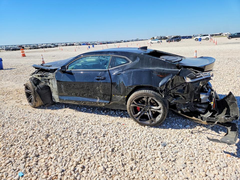 71761556 :رقم المزاد ، 1G1FE1R72J0183395 vin ، 2018 Chevrolet Camaro مزاد بيع