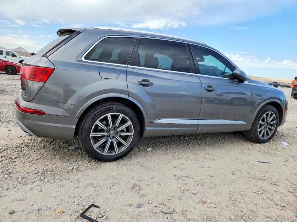2017 Audi Q7 მანქანა იყიდება აუქციონზე, vin: WA1VAAF76HD058383, აუქციონის ნომერი: 72002446