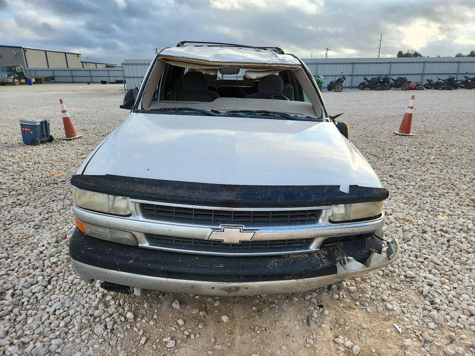 73040976 :رقم المزاد ، 3GNEC16Z62G200167 vin ، 2002 Chevrolet Suburban مزاد بيع