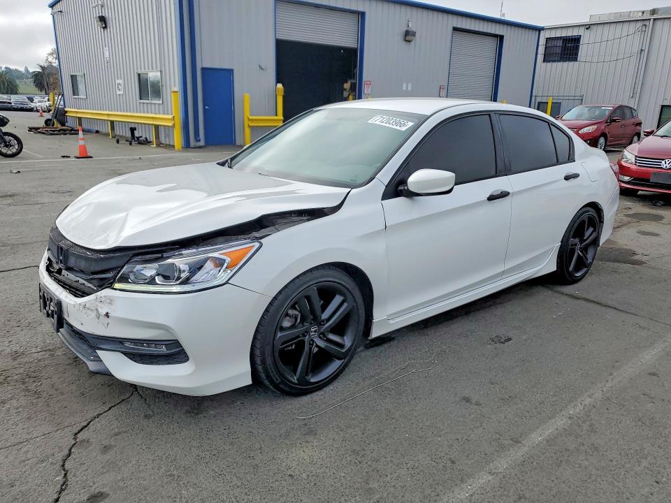 2017 Honda Accord მანქანა იყიდება აუქციონზე, vin: 1HGCR2F54HA192838, აუქციონის ნომერი: 71203966