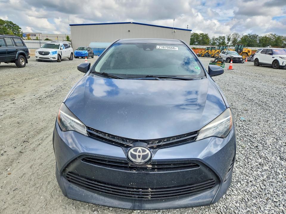 Auction sale of the 2018 Toyota Corolla, vin: 5YFBURHE8JP822716, lot number: 71670666