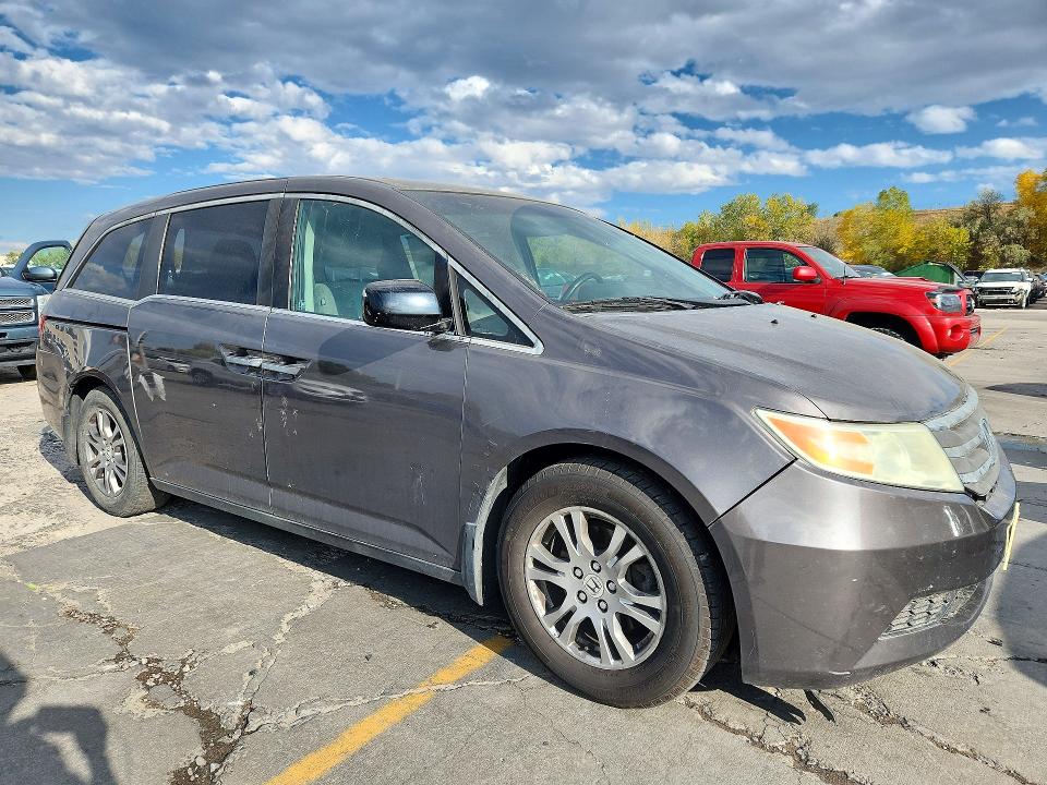 71973536 :رقم المزاد ، 5FNRL5H43BB045389 vin ، 2011 Honda Odyssey مزاد بيع