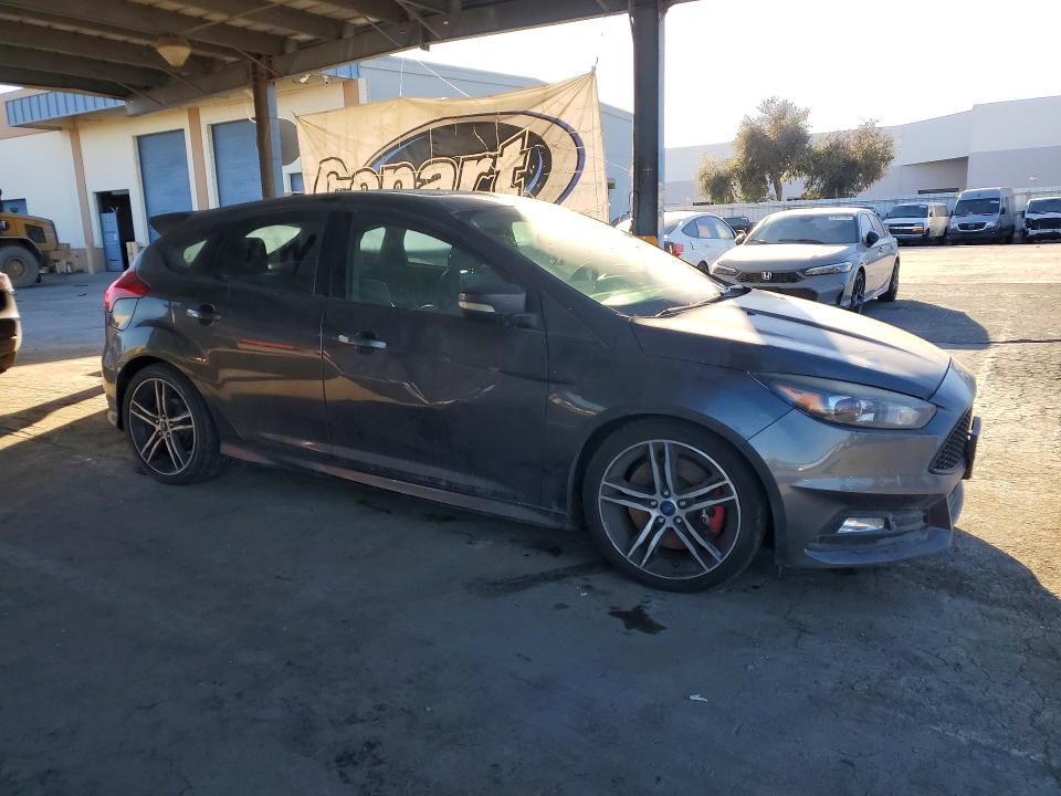 2016 Ford Focus მანქანა იყიდება აუქციონზე, vin: 1FADP3L96GL324996, აუქციონის ნომერი: 72740086