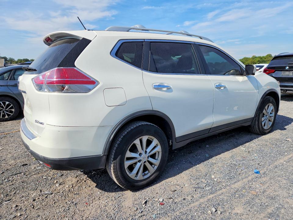 2015 Nissan Rogue მანქანა იყიდება აუქციონზე, vin: 5N1AT2MV6FC895817, აუქციონის ნომერი: 70799436