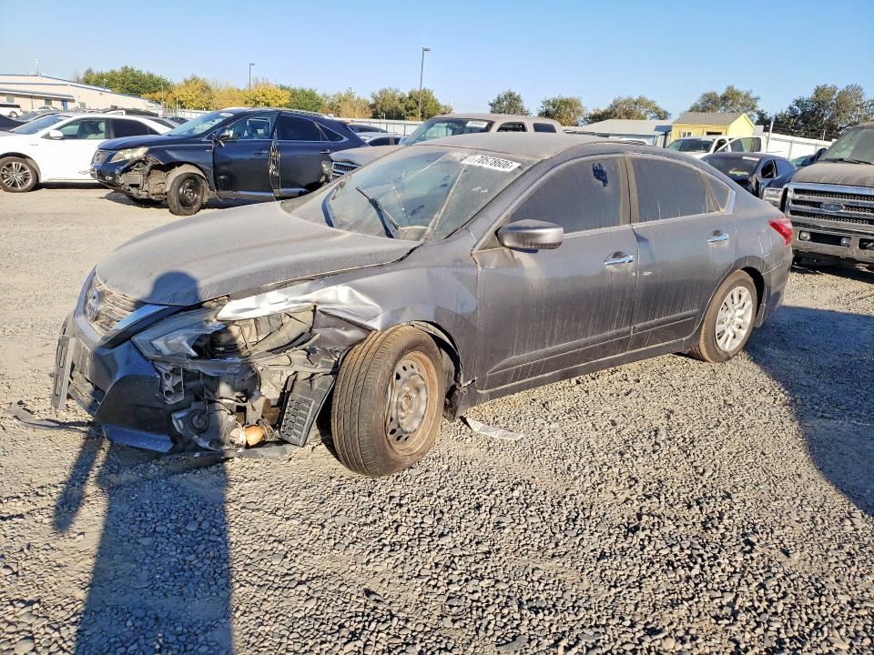 2017 Nissan Altima მანქანა იყიდება აუქციონზე, vin: 1N4AL3AP0HN328581, აუქციონის ნომერი: 70578606