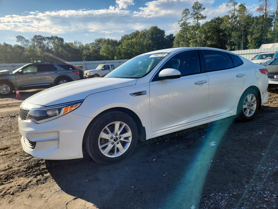 Aukcja sprzedaży 2017 Kia Optima, vin: 5XXGT4L33HG157180, numer aukcji: 71962756