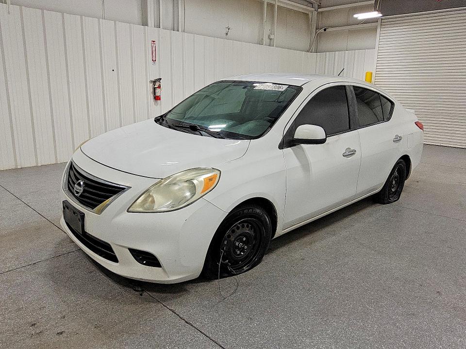 2013 Nissan Versa მანქანა იყიდება აუქციონზე, vin: 3N1CN7AP2DL880987, აუქციონის ნომერი: 71084806