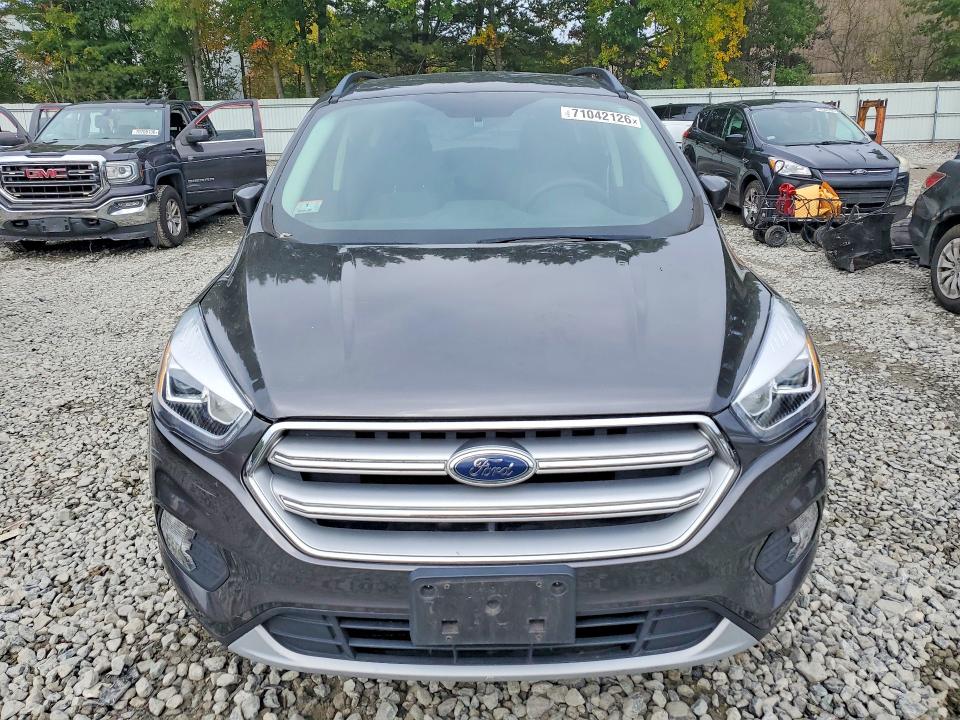 Продажа на аукционе авто 2017 Ford Escape, vin: 1FMCU0GD9HUA52365, номер лота: 71042126