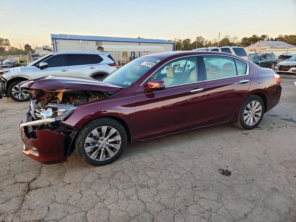 Auction sale of the 2015 Honda Accord, vin: 1HGCR3F82FA030560, lot number: 71245856