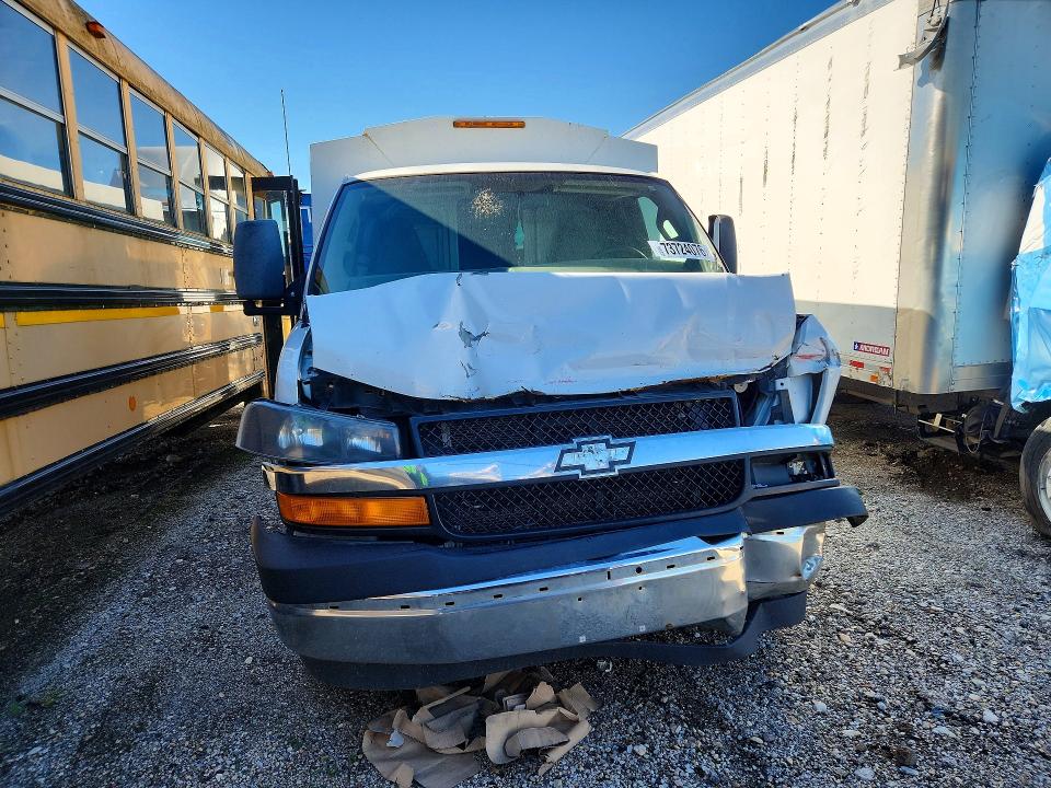 73724076 :رقم المزاد ، 1GB0GRFF0H1164855 vin ، 2017 Chevrolet Express G3500 مزاد بيع