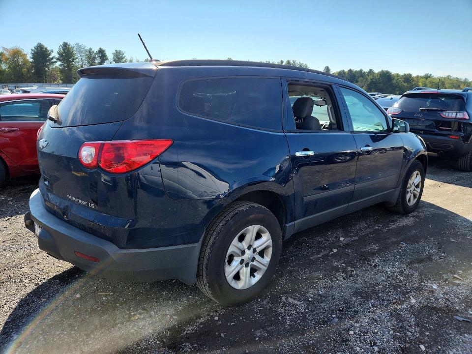 72761366 :رقم المزاد ، 1GNKRFED1BJ402904 vin ، 2011 Chevrolet Traverse مزاد بيع