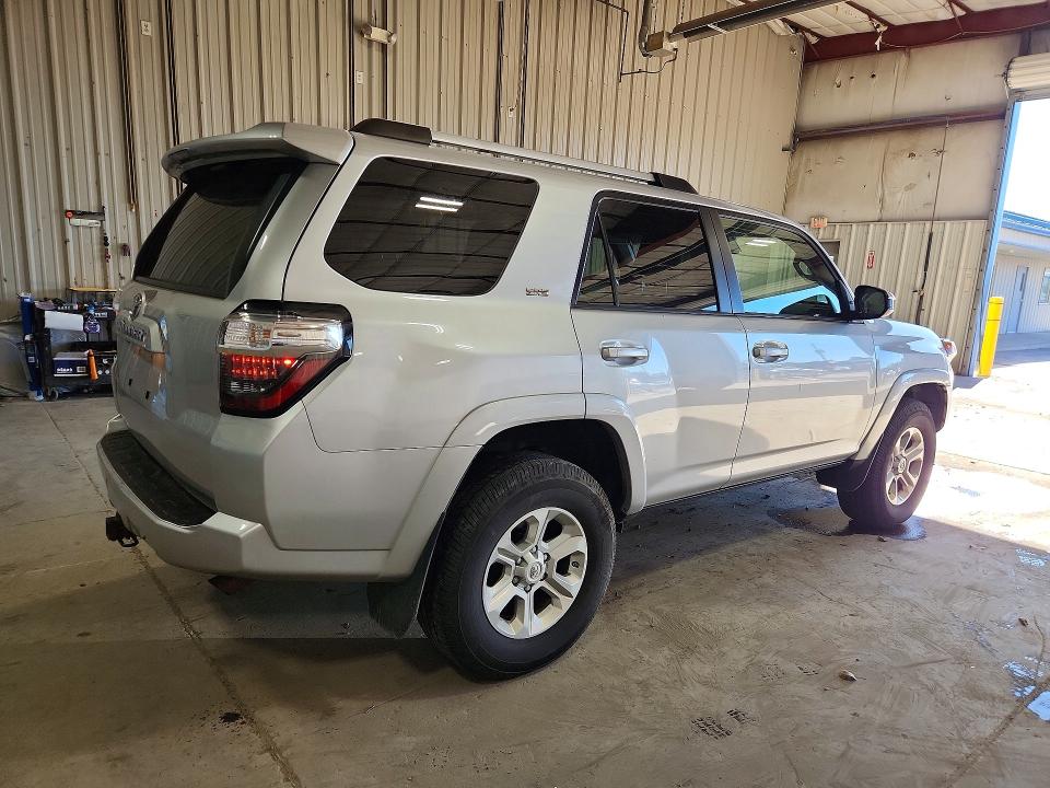 2020 Toyota 4runner მანქანა იყიდება აუქციონზე, vin: JTEBU5JR5L5753596, აუქციონის ნომერი: 71452636