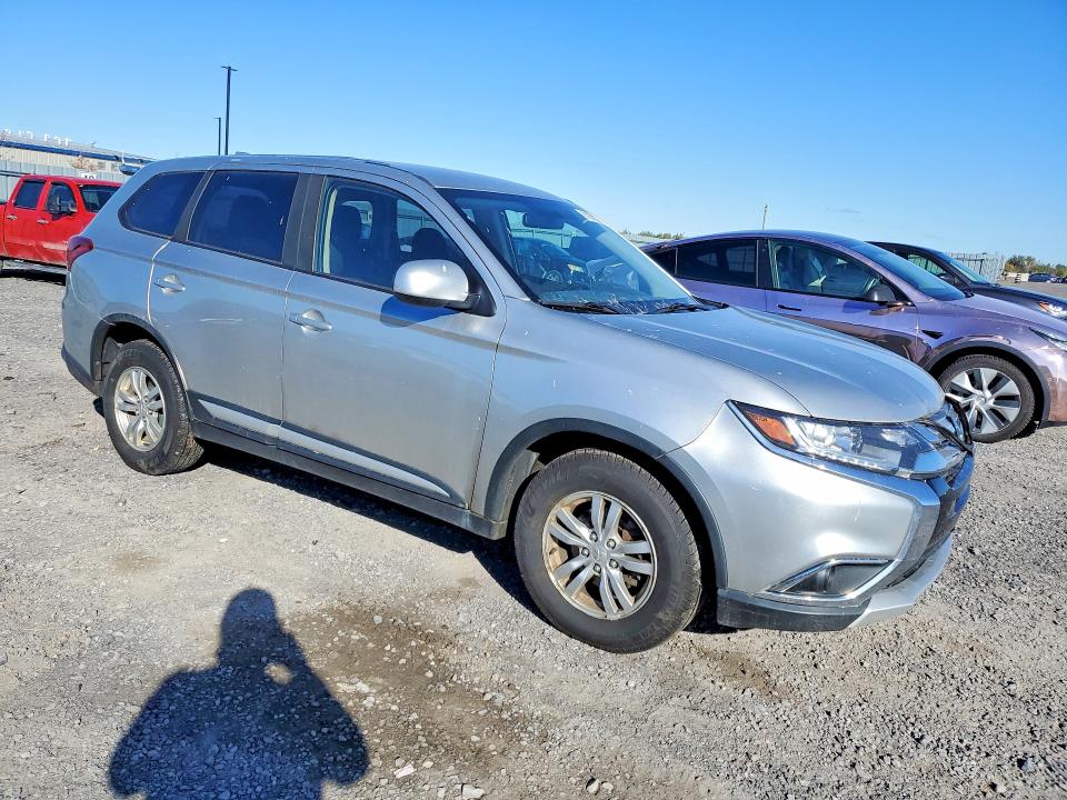 71678376 :رقم المزاد ، JA4AZ2A31JZ601603 vin ، 2018 Mitsubishi Outlander مزاد بيع