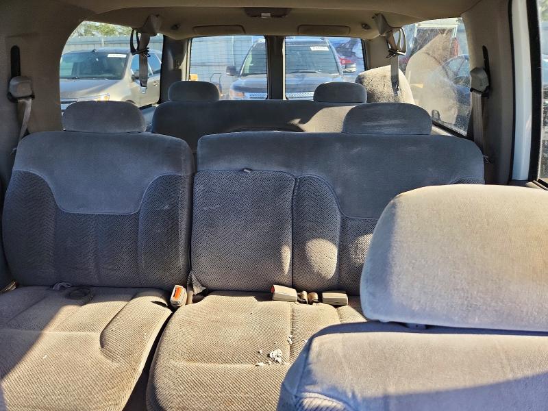 73394746 :رقم المزاد ، 3GNEC16R8XG261267 vin ، 1999 Chevrolet Suburban مزاد بيع