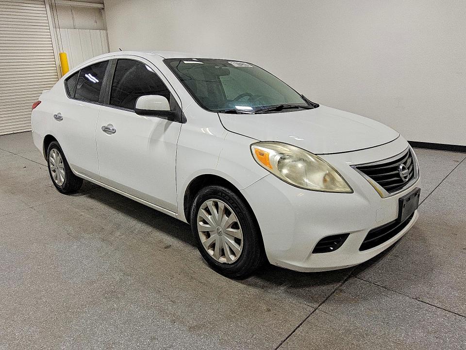 2013 Nissan Versa მანქანა იყიდება აუქციონზე, vin: 3N1CN7AP2DL880987, აუქციონის ნომერი: 71084806