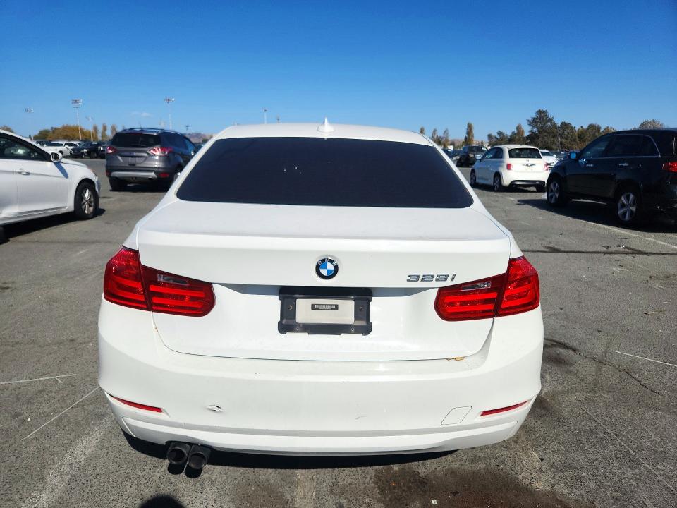 2012 Bmw 328 მანქანა იყიდება აუქციონზე, vin: WBA3A5C54CF342547, აუქციონის ნომერი: 72735586