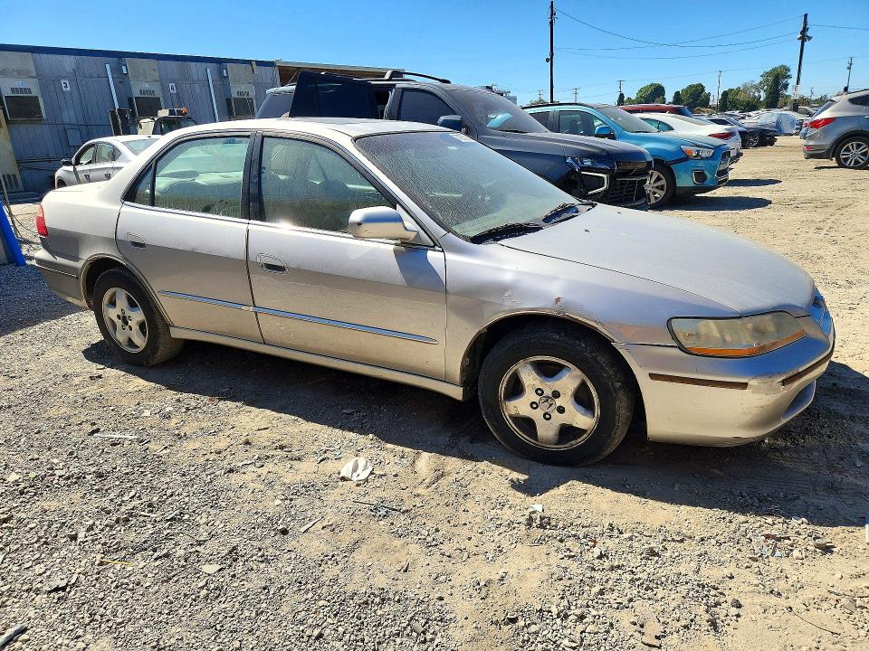 Продажа на аукционе авто 1998 Honda Accord, vin: 1HGCG1654WA015350, номер лота: 71866686