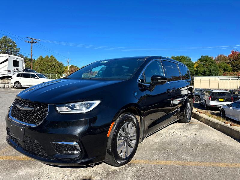 Auction sale of the 2025 Chrysler Pacifica, vin: 2C4RC1S70SR572967, lot number: 71263146