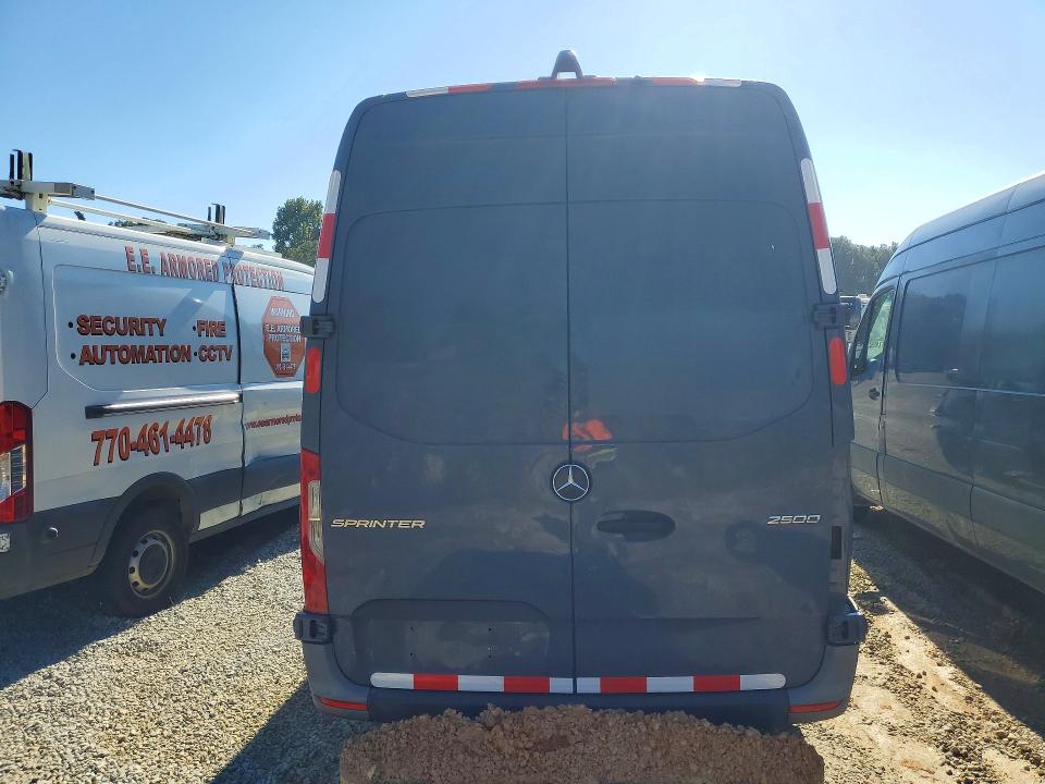 71715946 :رقم المزاد ، W1Y40CHY4MT071022 vin ، 2021 Mercedes-benz Sprinter مزاد بيع