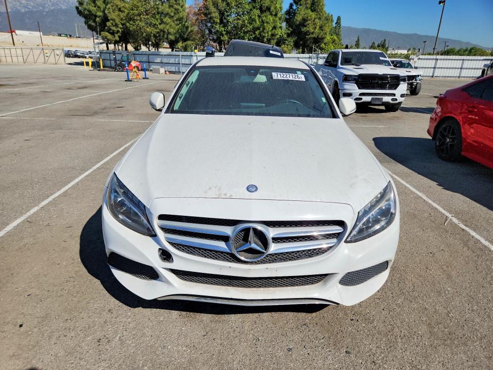 2015 Mercedes-benz C მანქანა იყიდება აუქციონზე, vin: 55SWF4KB1FU013590, აუქციონის ნომერი: 71227126