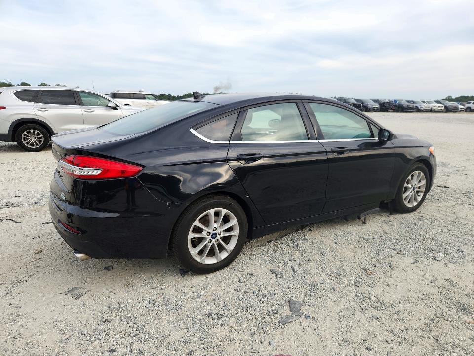 71802326 :رقم المزاد ، 3FA6P0HD5KR135187 vin ، 2019 Ford Fusion مزاد بيع