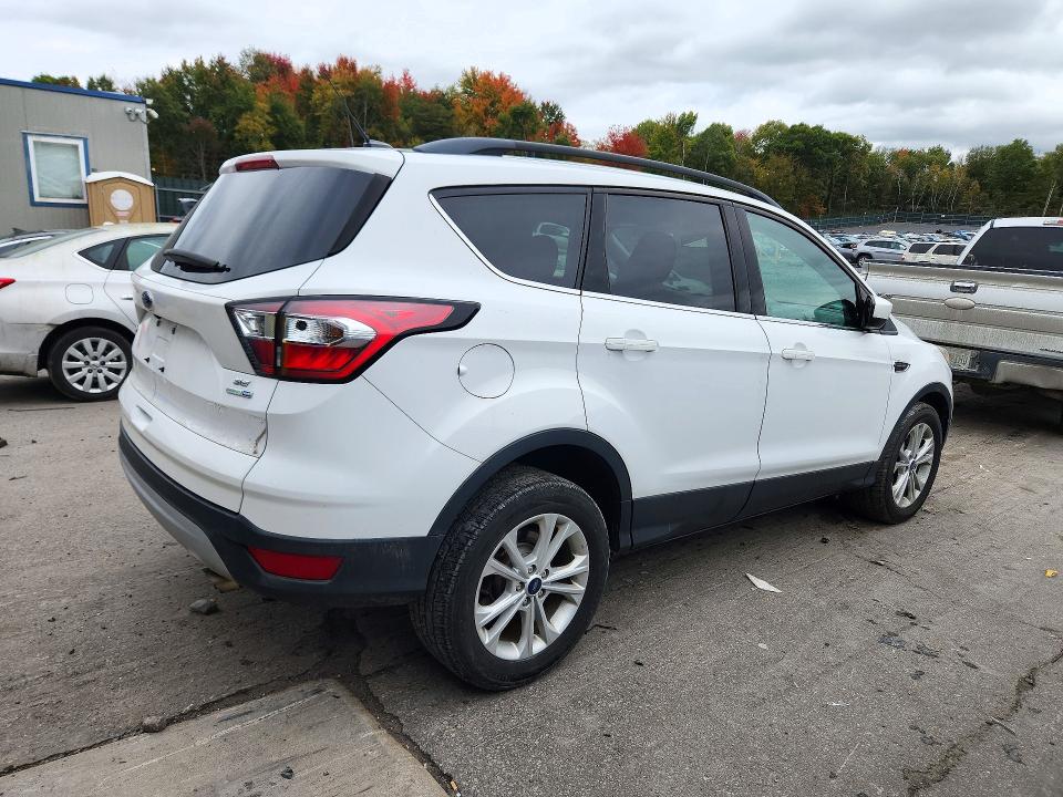 72531886 :رقم المزاد ، 1FMCU9GD1JUC60833 vin ، 2018 Ford Escape مزاد بيع