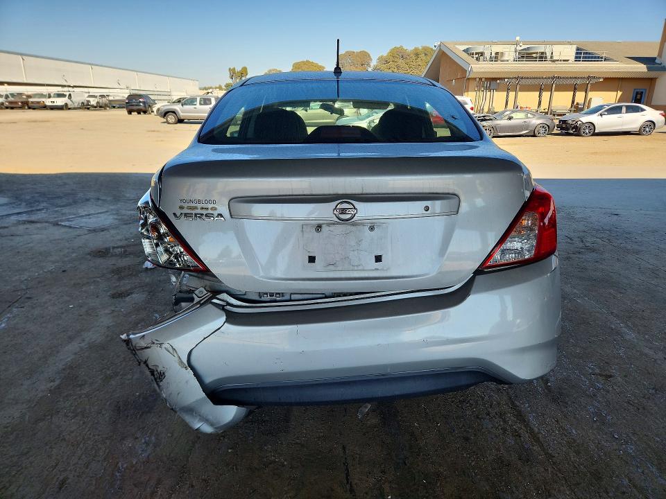2017 Nissan Versa მანქანა იყიდება აუქციონზე, vin: 3N1CN7AP6HL805912, აუქციონის ნომერი: 72053546