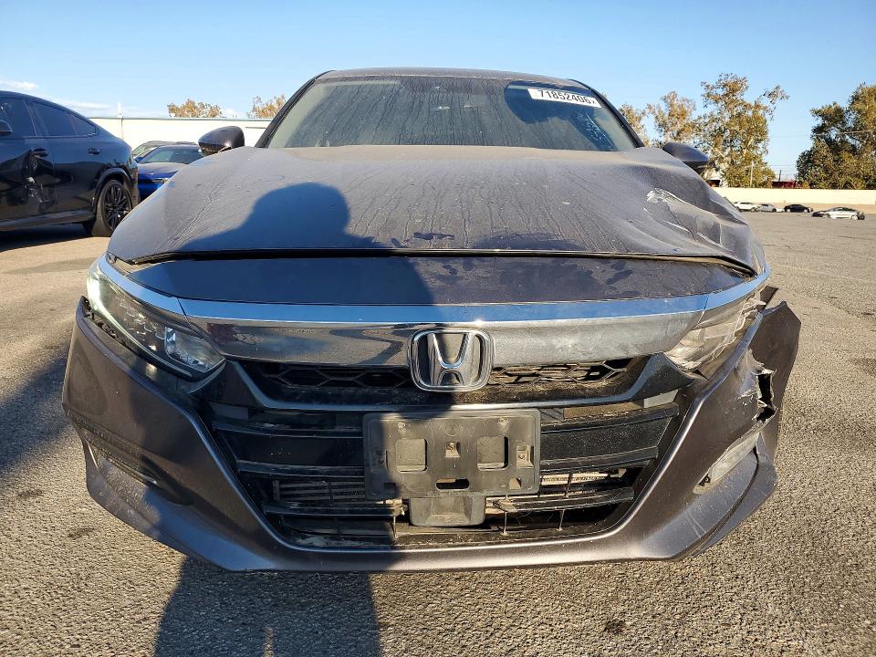 Продаж на аукціоні авто 2018 Honda Accord, vin: 1HGCV1F58JA080524, номер лоту: 71852406