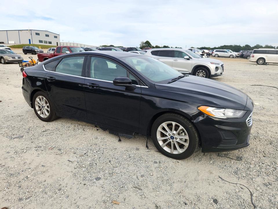 71802326 :رقم المزاد ، 3FA6P0HD5KR135187 vin ، 2019 Ford Fusion مزاد بيع