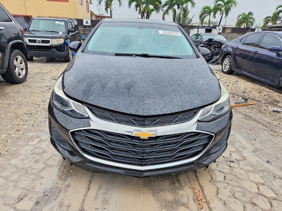 70385976 :رقم المزاد ، 3G1BE6SM0KS542104 vin ، 2019 Chevrolet Cruze مزاد بيع