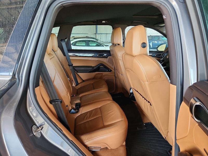 71996196 :رقم المزاد ، WP1AB2A2XCLA40193 vin ، 2012 Porsche Cayenne مزاد بيع