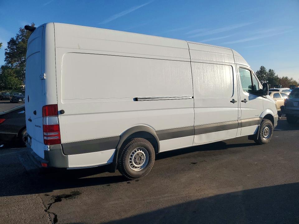 71324436 :رقم المزاد ، WD3PE8DC6E5902255 vin ، 2014 Mercedes-benz Sprinter مزاد بيع