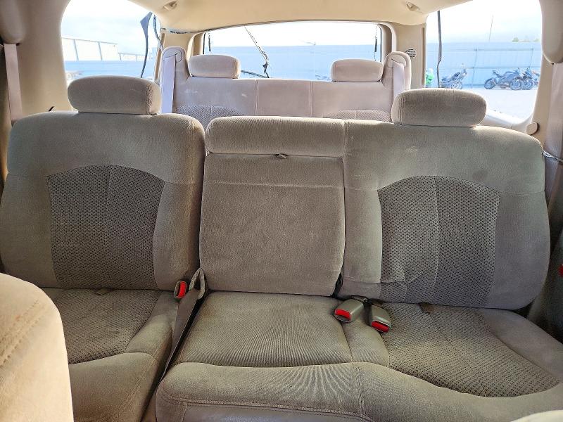 73040976 :رقم المزاد ، 3GNEC16Z62G200167 vin ، 2002 Chevrolet Suburban مزاد بيع