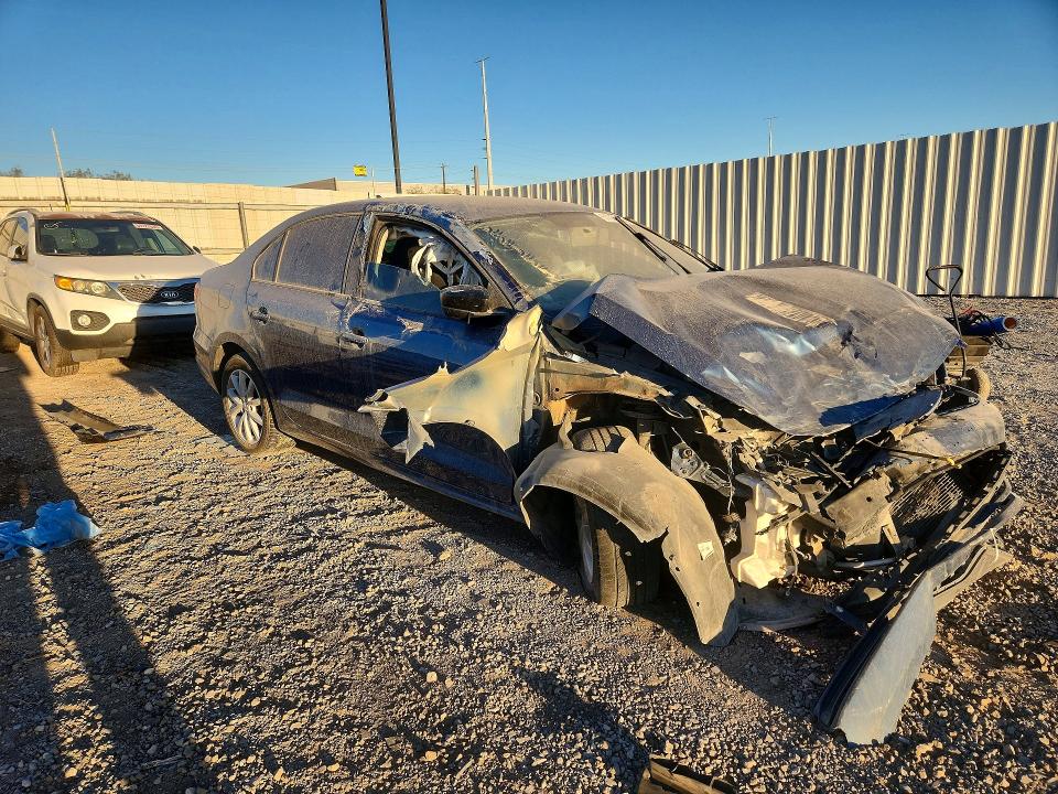 61059536 :رقم المزاد ، 3VWD17AJ1FM257282 vin ، 2015 Volkswagen Jetta مزاد بيع