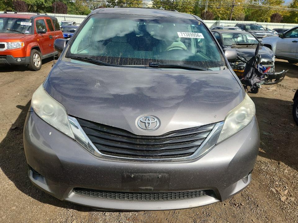 Продажа на аукционе авто 2014 Toyota Sienna, vin: 5TDKK3DC4ES459741, номер лота: 71389956