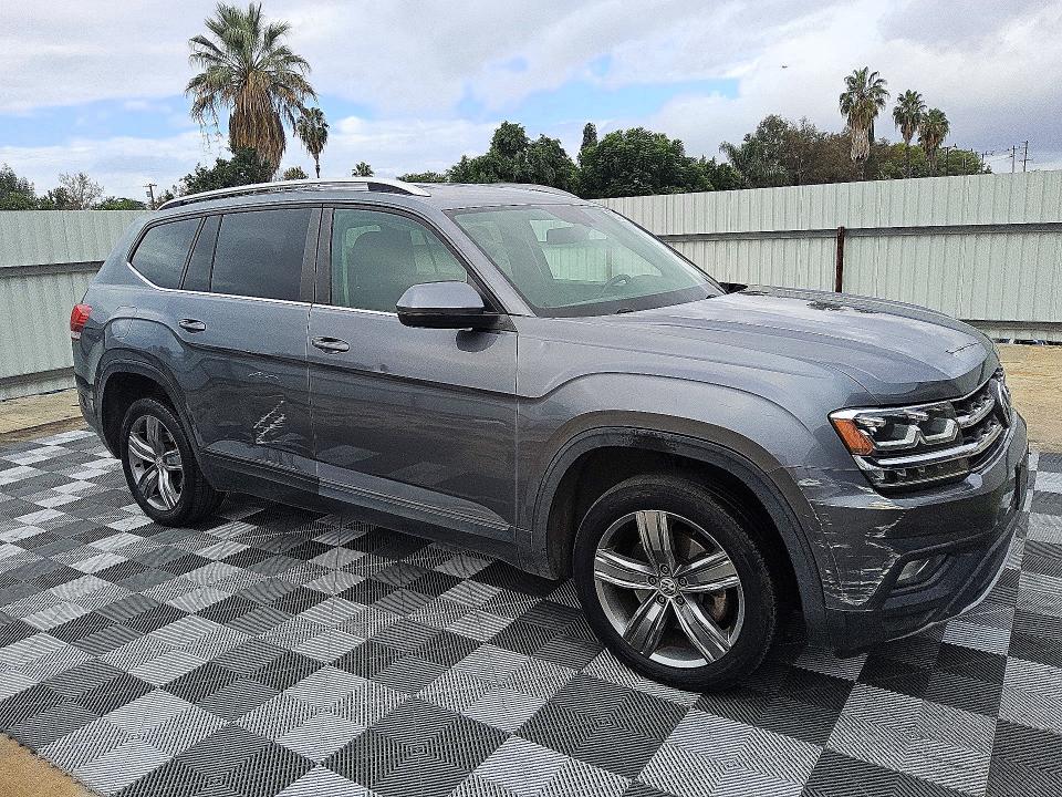 72402106 :رقم المزاد ، 1V2CR2CA8JC529729 vin ، 2018 Volkswagen Atlas مزاد بيع
