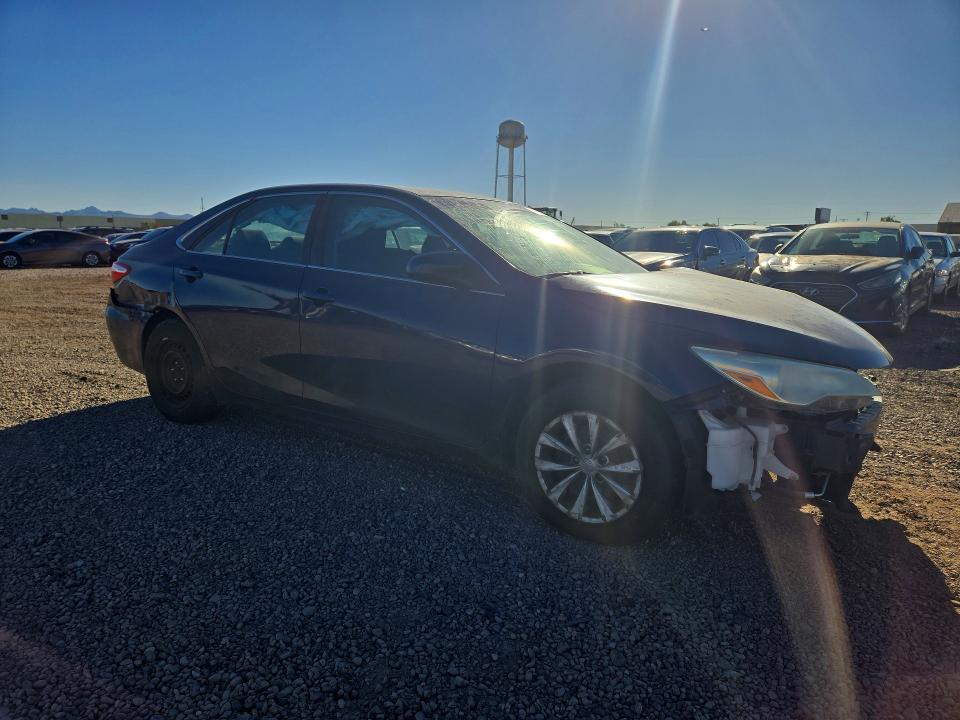71054336 :رقم المزاد ، 4T1BF1FK0FU929799 vin ، 2015 Toyota Camry مزاد بيع
